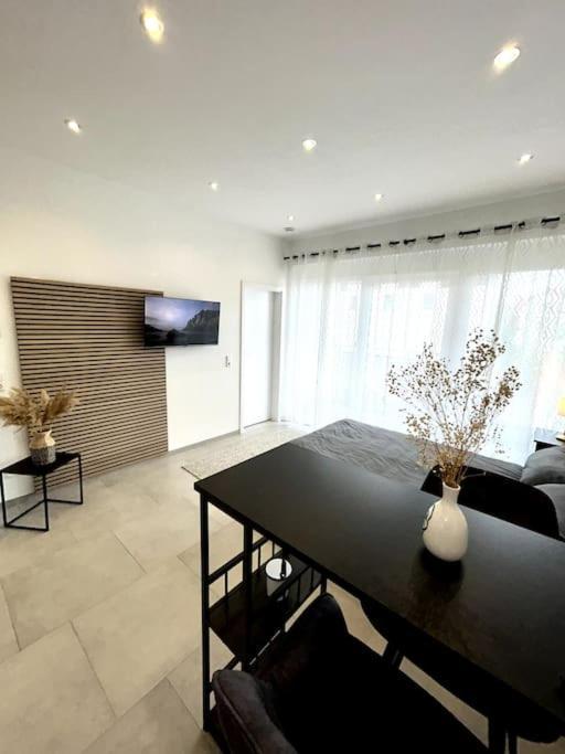 Bahnhofsapartment Loerrach Экстерьер фото